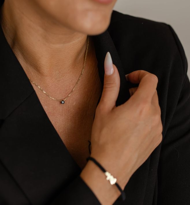 Černý diamant 💎 Extravangance a krása 🖤Líbí se Vám černé diamanty? Tento náhrdelník máme na Lidické 7 v Brně! 🎄🎁 To jsou...